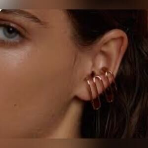 Lady Grey women’s wave 14k gold plated bronze earrings